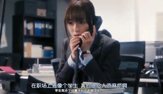 学历贬值 大一新生涌入实习岗 起跑线不断被前置